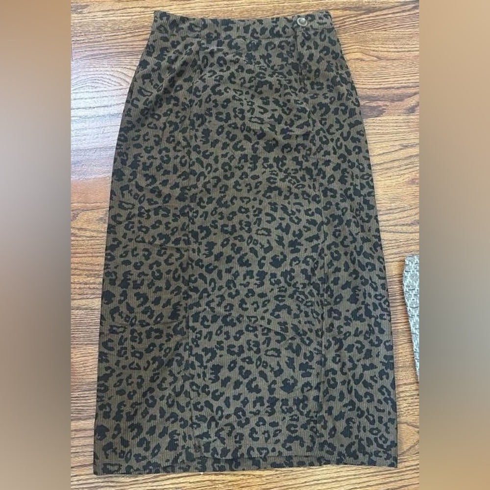 Corduroy Leopard Print Skirt - M